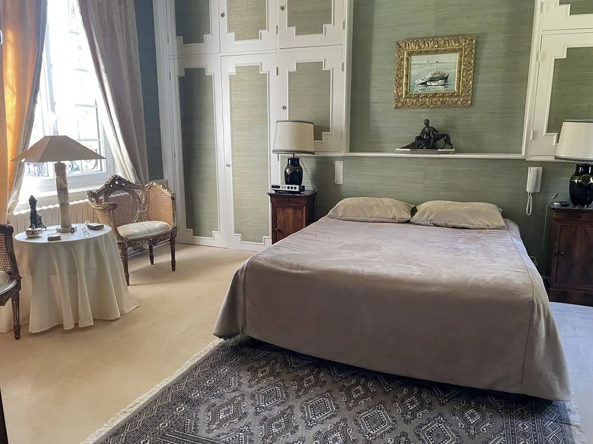 CHATEAU du 19ème sur 1ha, à proximité de la mer en baie de Somme, entre les falaises de craie et les plages de sable.