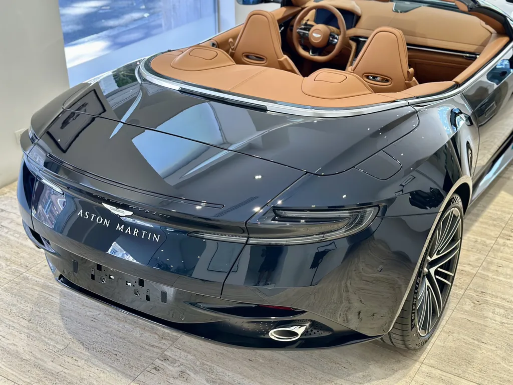 Traitement céramique sur Aston Martin DB12 Volante – EMB Detailing, votre expert automobile haut de gamme sur lyon proche de vienne