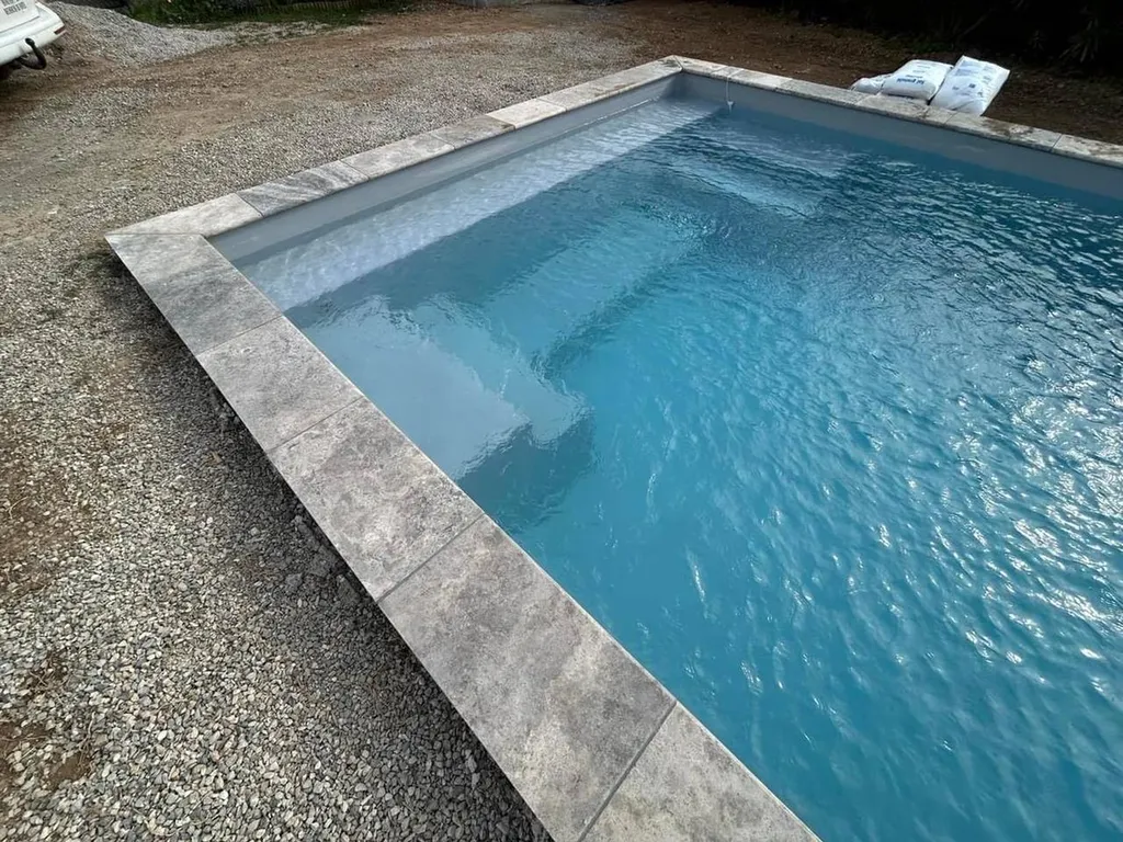 MARGELLES DE PISCINE EN TRAVERTIN SILVER 1ER CHOIX RUSTIC
