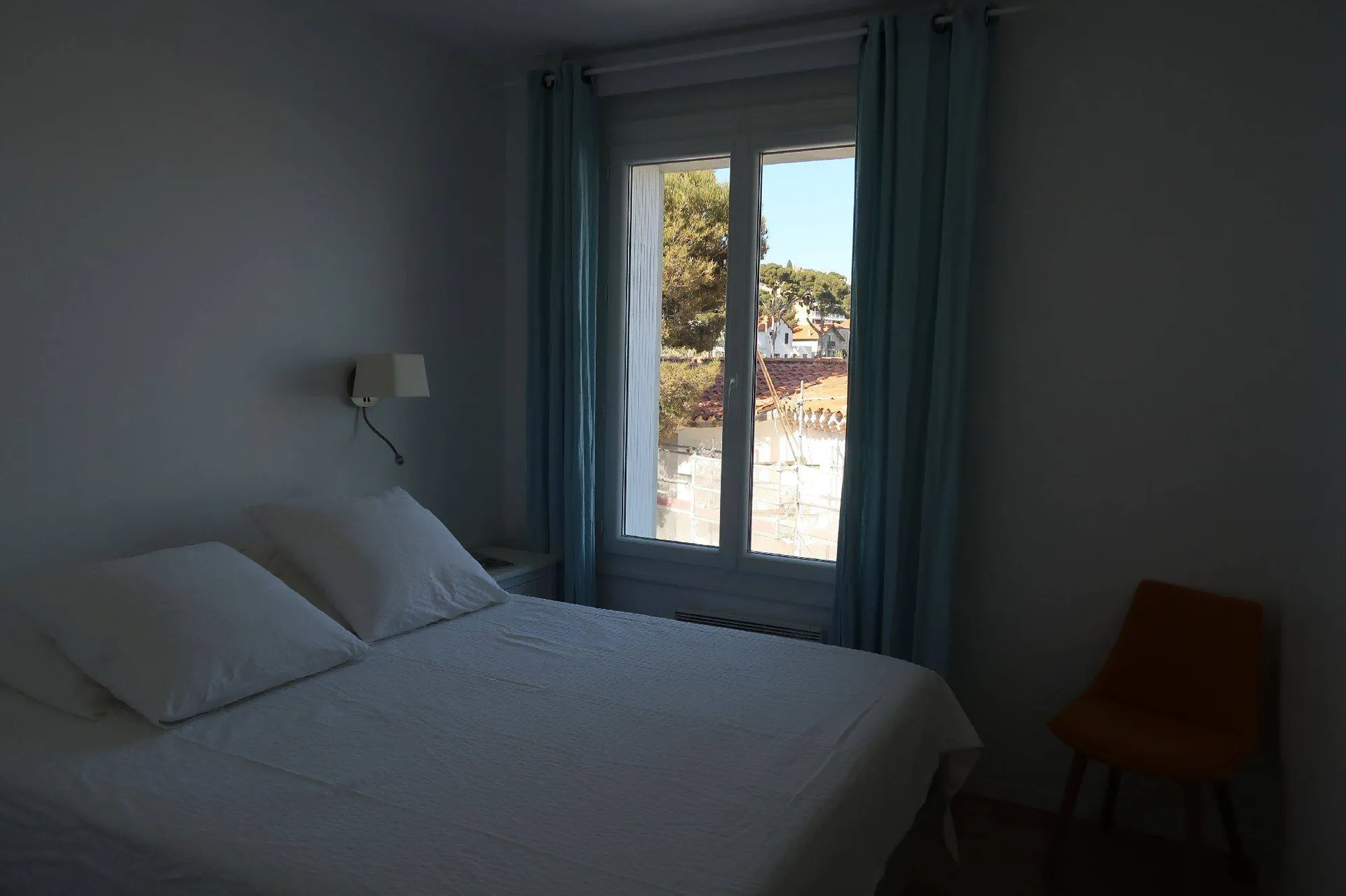 Appartement 2/3 Cassis en front de mer avec terrasse, cave et garage