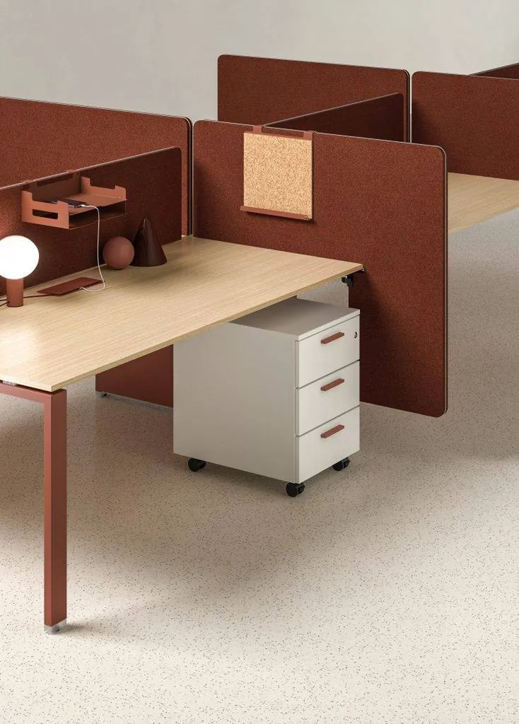 Mobilier de bureau Glider avec caisson mobile du fabricant Italien BRALCO