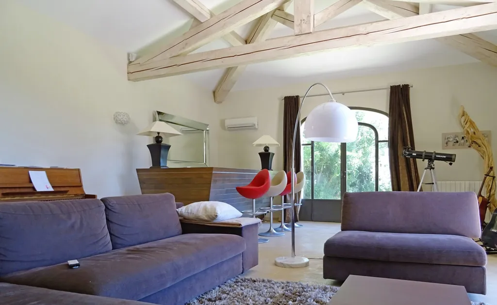 Carpentras : propriété de ville à 2 pas des commerces   