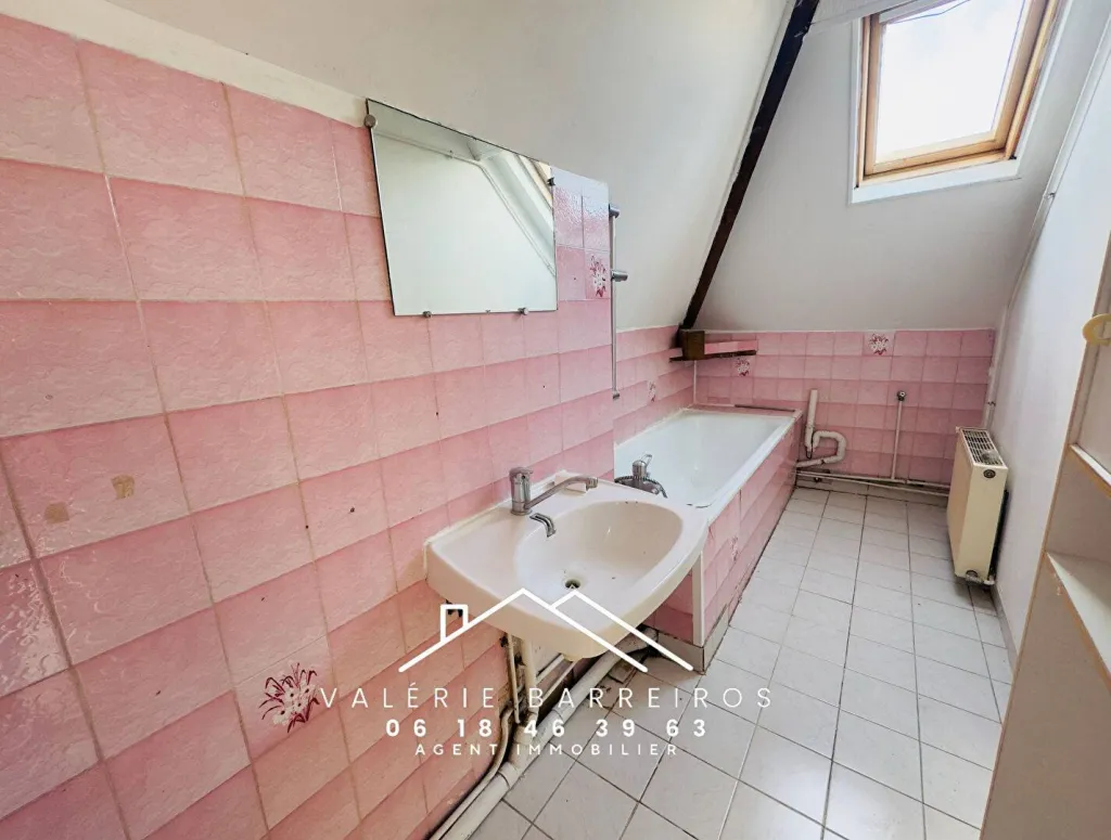 A vendre maison de ville à rénover vendu loué de 80 m² sur la commune de ST PIERRE LES ELBEUF 76320