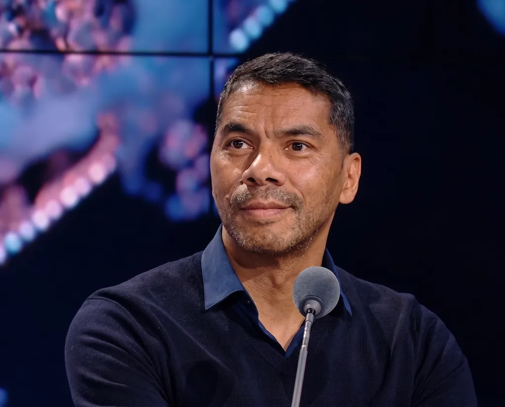 Guillaume Bordier, fondateur de GB Luxury’s Arts, témoigne sur RMC Story de sa quête des origines, de son test ADN et de sa reconstruction par la danse.