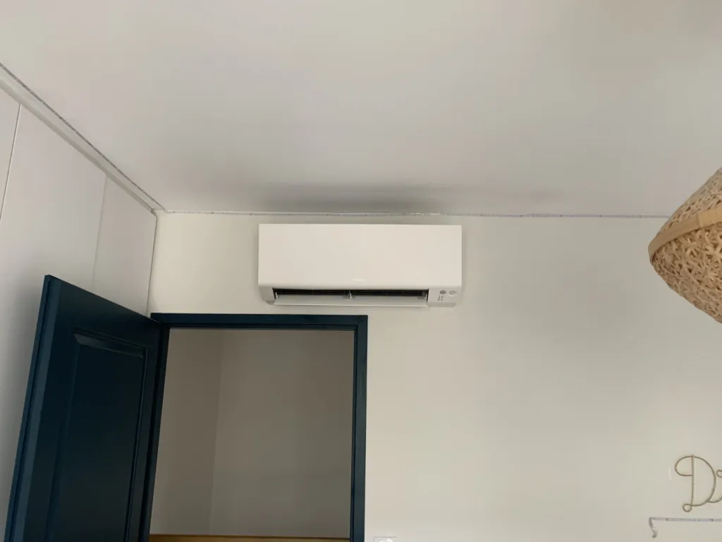   Pose de pompe à chaleur réversible et système de climatisation écologique à haute performance énergétique à Blagnac 