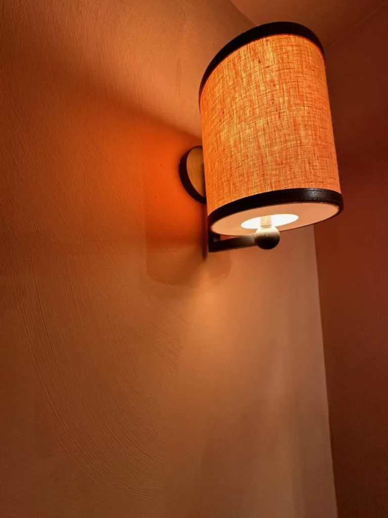 Tous les BADIGEONS DE CHAUX ont été teinté sur mesure par TERRE DU MONDE avec des pigments minéraux