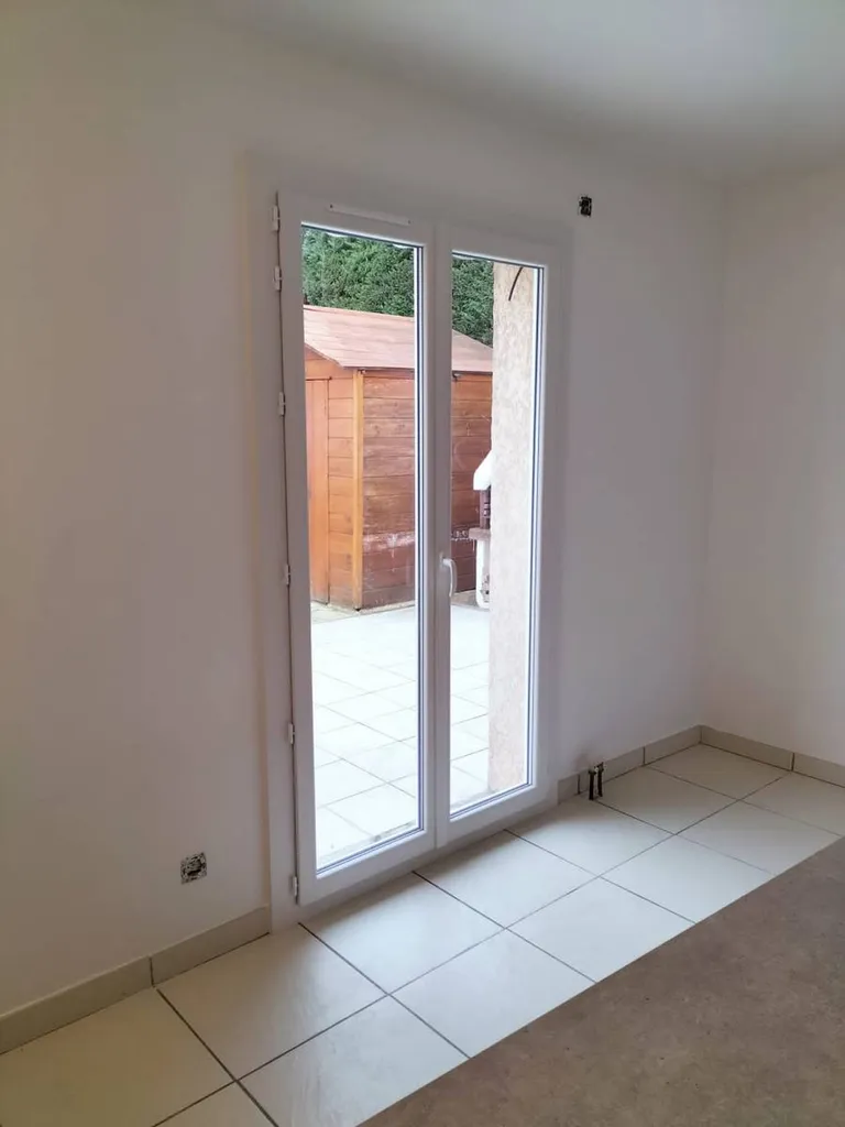 Pose de menuiseries en PVC à Villeurbanne