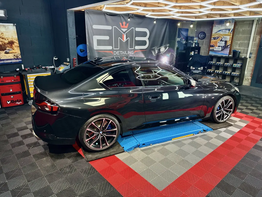 Detailing polissage protection carrosserie spécialiste BMW série 2 Brignais