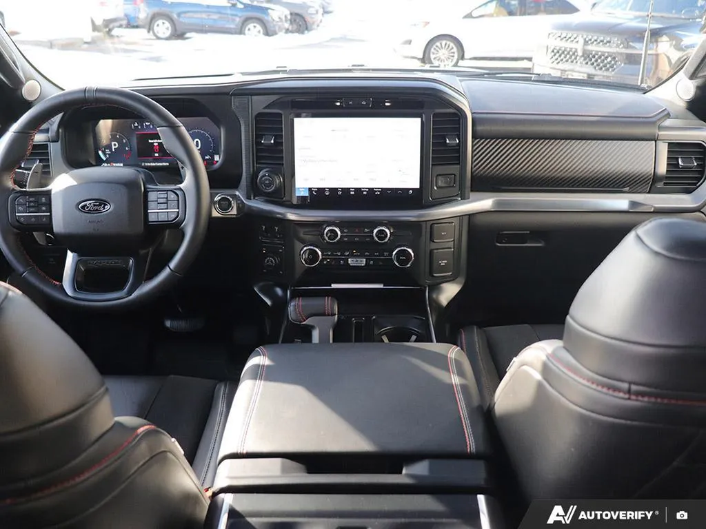 Ford F-150 Raptor 2025 V6 Bi-Turbo Pack 37 Toit Panoramique 9347 km Import Canada Livraison Europe 10 Semaines