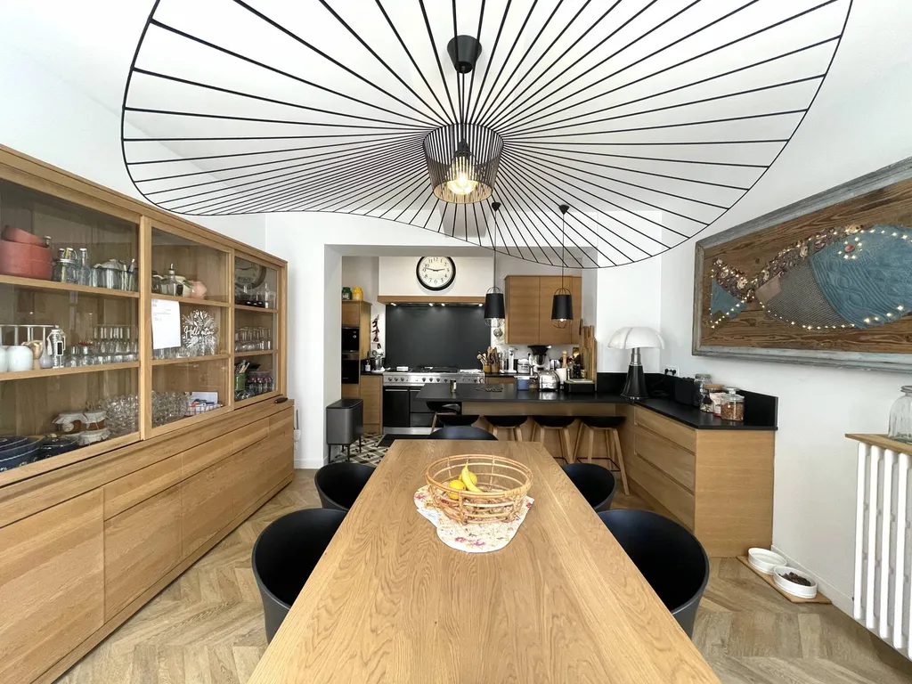 Sublime maison bourgeoise 1830 entièrement rénovée avec piscine à Carpentras   