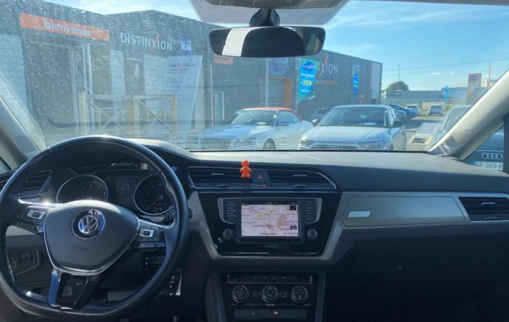 Volkswagen Touran 7places d'occasion 110ch Confortline près de Lillebonne