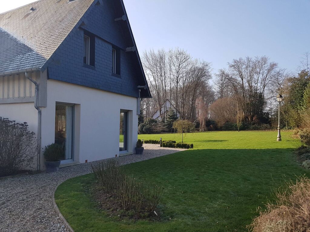 A acheter construction unique Lebas du Pays d'Auge proche de la côte 14130