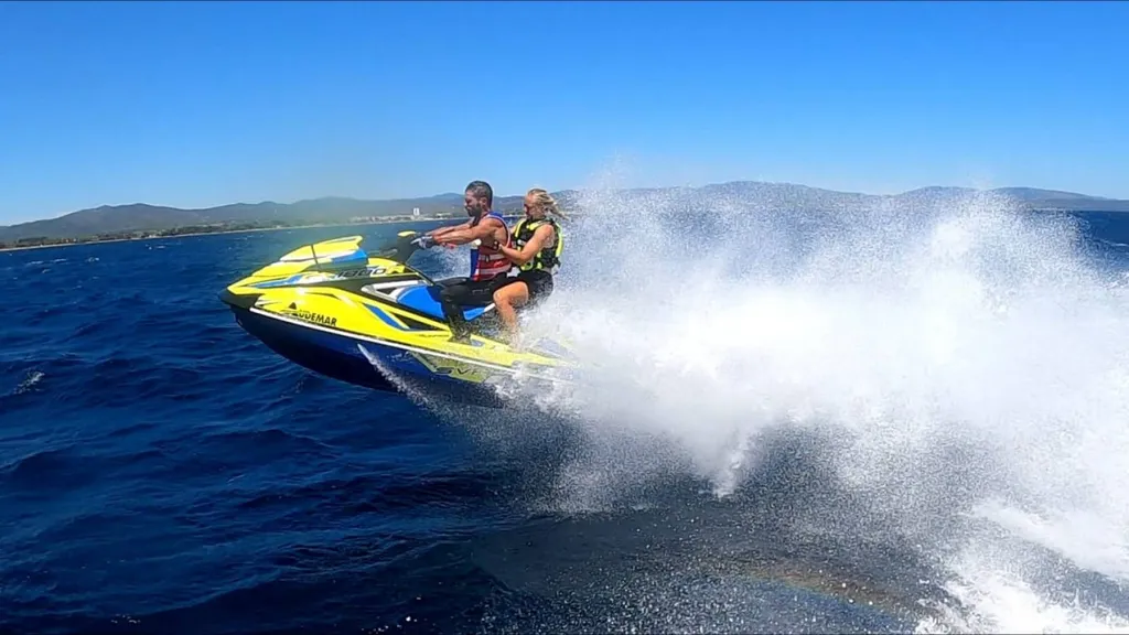 Location Jet-ski Yamaha GP 1800 SVHO dans notre base nautique à Hyères