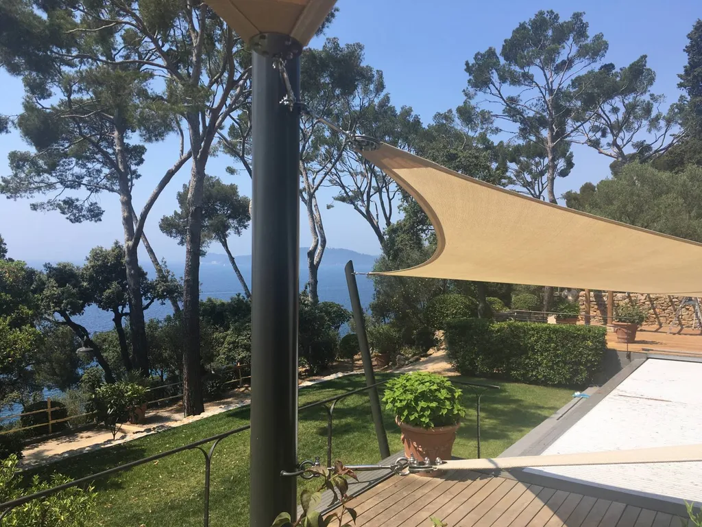 Poteaux de voile d'ombrage sur mesure à Saint Tropez 