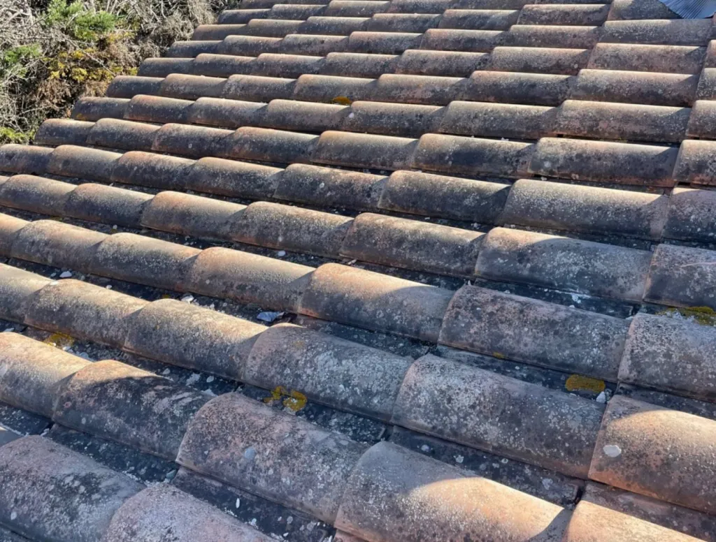 tuile avant intervention sur istres