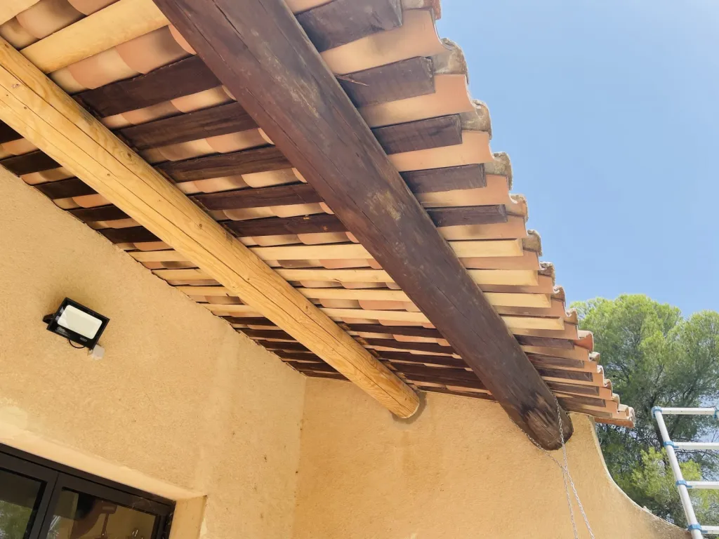 Changement d’une toiture de Auvent d’une maison sur Ventabren près de Aix en Provence