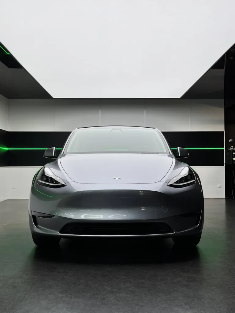 TESLA MODEL Y - PPF XPEL GRIS QUICKSILVER - LILLE