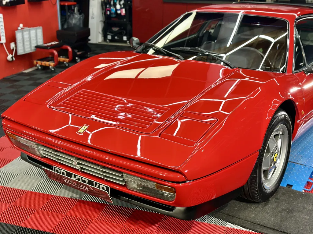 Traitement céramique automobile à Lyon proche Brignais EMB DETAILING spécialiste Ferrari 328 