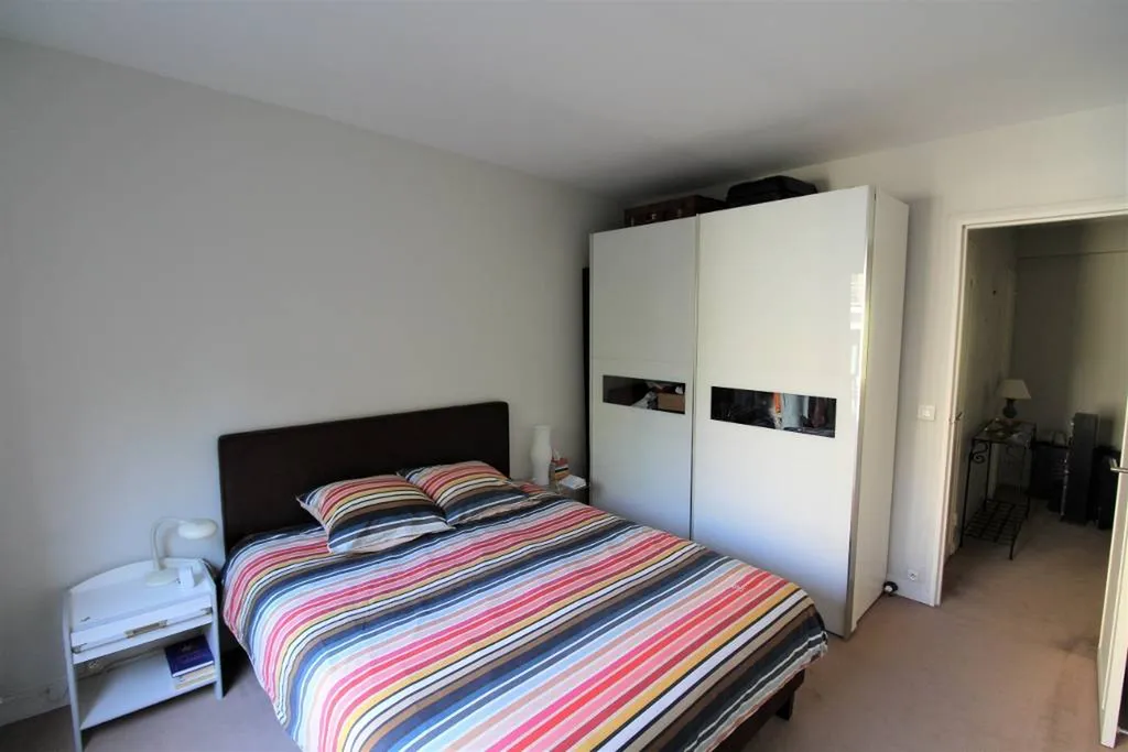 A vendre 2/3 pièces avec chambre au calme Paris 75017