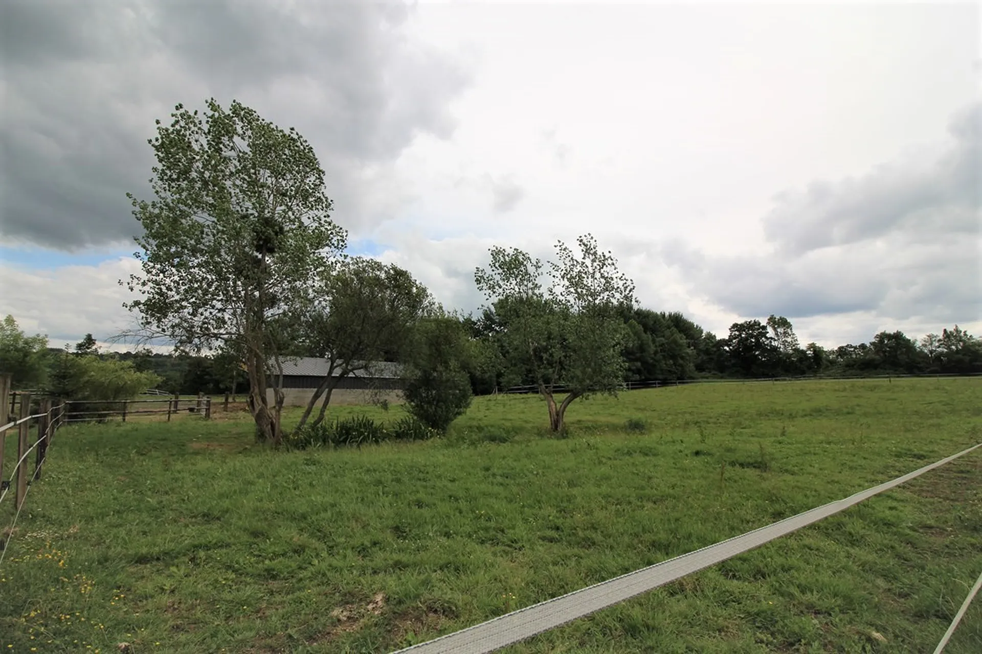 A acheter centre équestre avec manège carrière et appartements région Pont-l’Évêque 14130