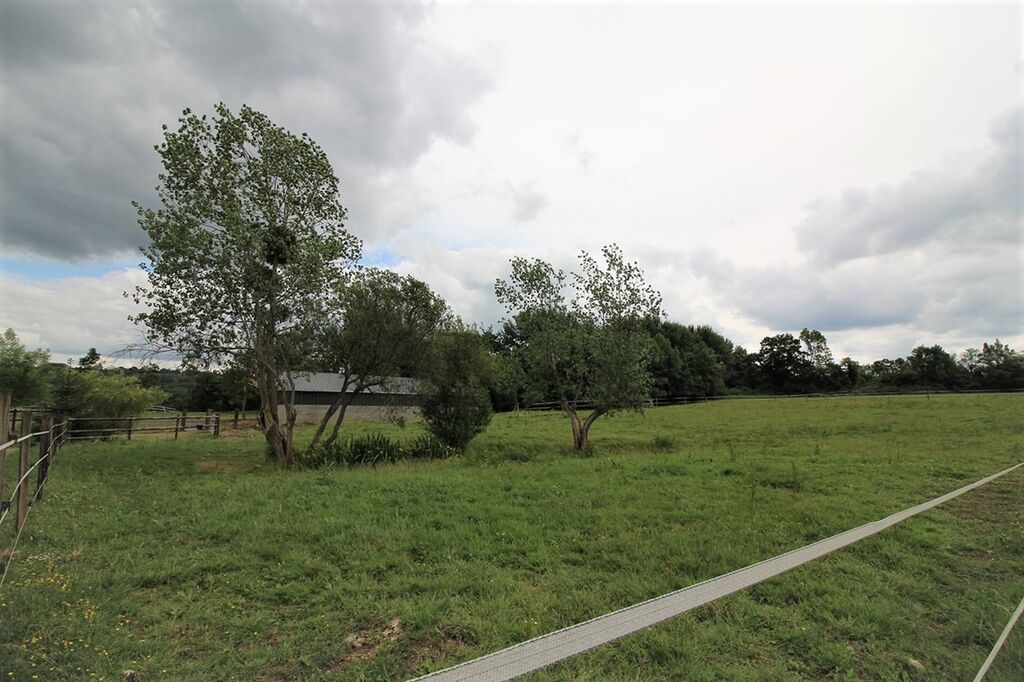 A acheter centre équestre avec manège carrière et appartements région Pont-l’Évêque 14130