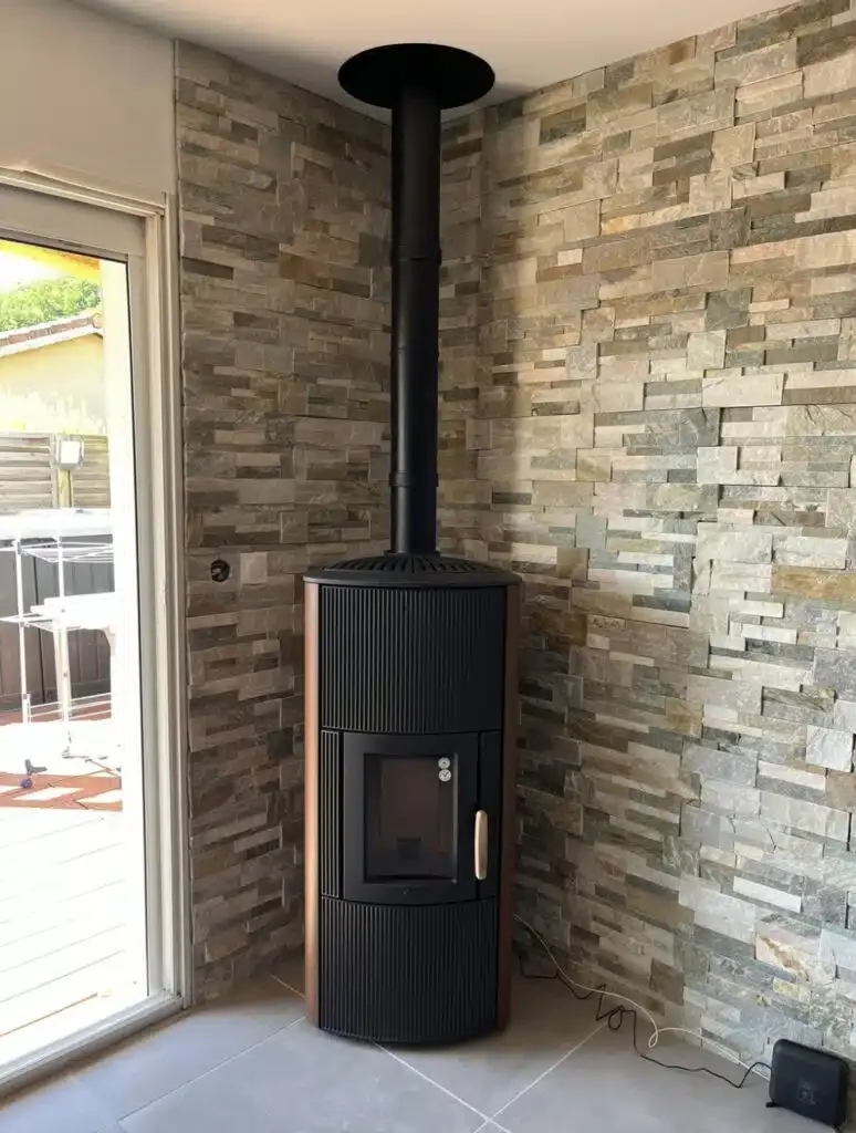 Installation d’un poêle à granulés Jotul PF 861 S à Mauves (07)