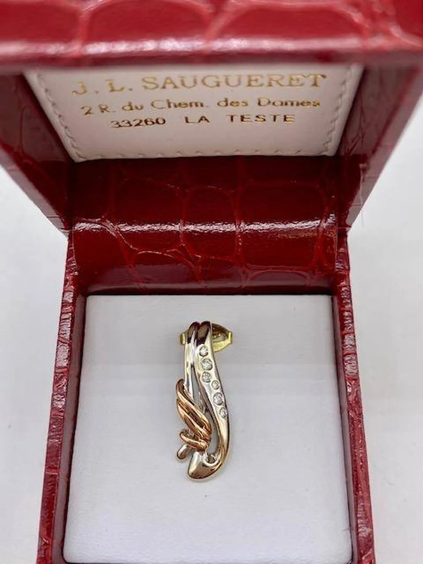 Vente en ligne bijou en or gris et rose 750/1000ème et diamants occasion chez La Bijouterie Or Ligne près de Bordeaux 