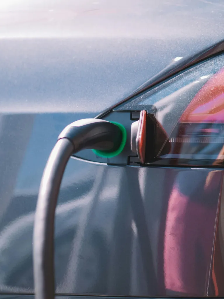 Faire installer une borne de recharge pour mon véhicule hybride de marque Toyota chez moi à Talence