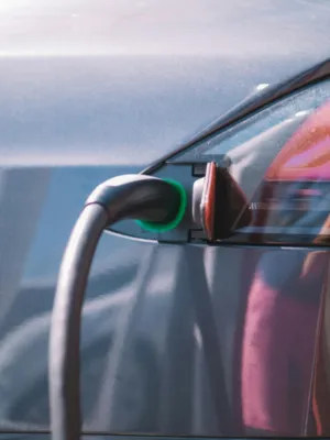 Faire installer une borne de recharge pour mon véhicule hybride de marque Toyota chez moi à Talence
