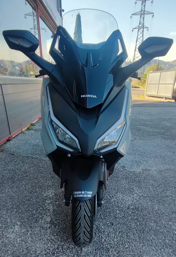 HONDA FORZA 125 DU 10/2024 AVEC 1700 KM