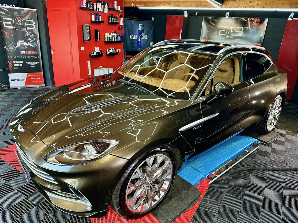 DETAILING auto protection carrosserie Aston Martin DBX sur Limonest 