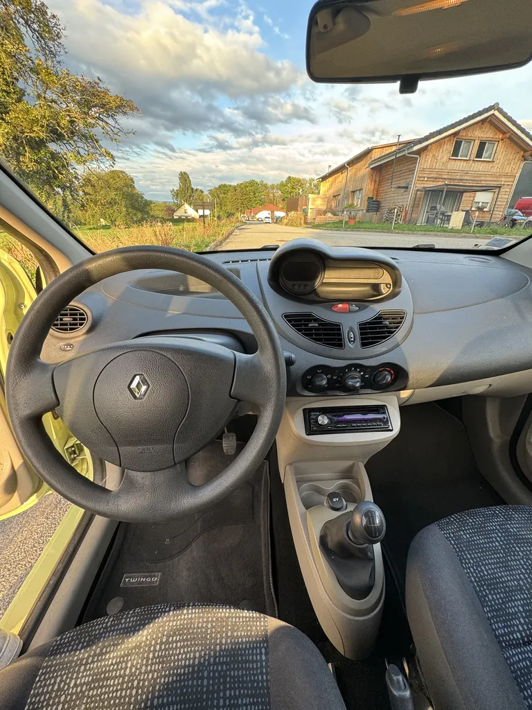 TWINGO 1.2L 75 CHV ESSENCE 2 EME MAIN / ENTRETIEN COMPLET / DISTRIBUTION OK