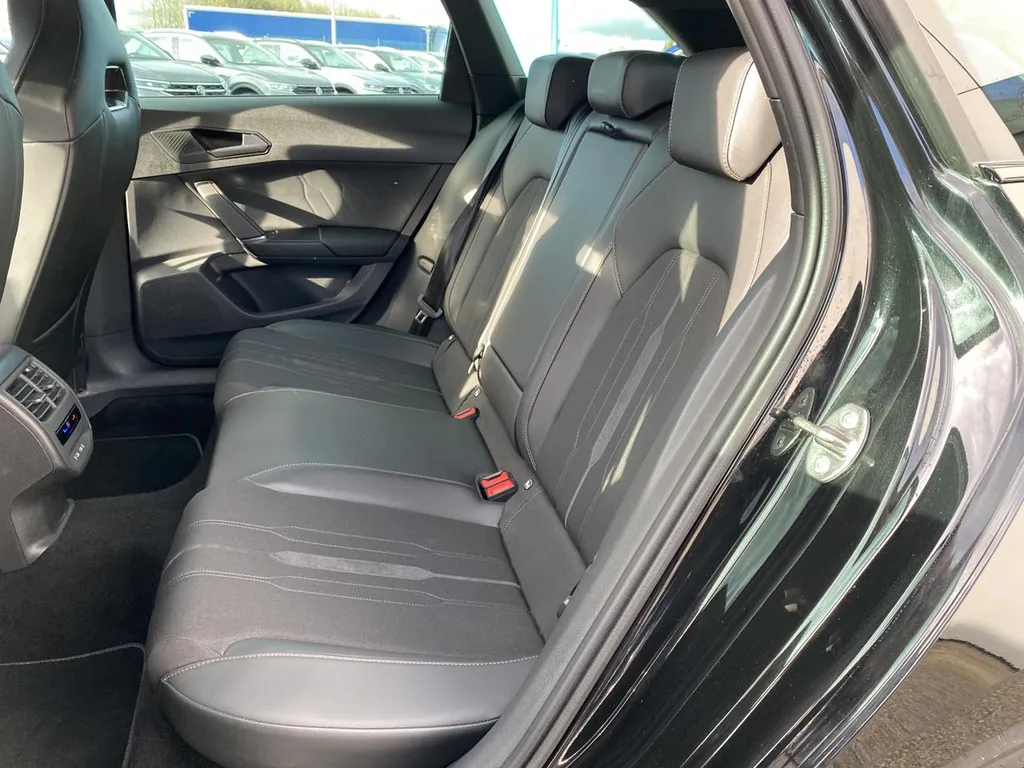 Voiture d'occasion CUPRA Leon Sportstourer hybride rechargeable au meilleur prix proche du Havre et de Rouen