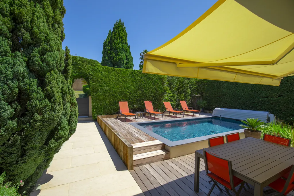 Construction de piscine et aménagement paysager à Genay