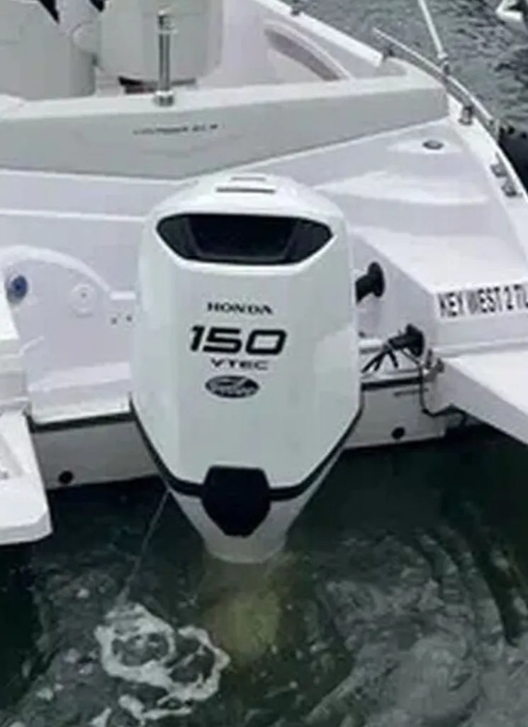 Moteur hors-bord Honda Marine 150 CV d'occasion disponible à la vente à La Londe les Maures près de Hyères
