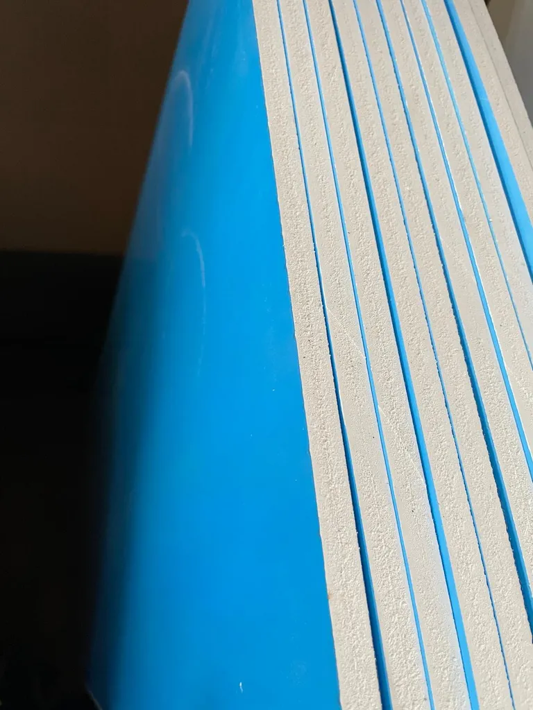 Grossiste en plaques PVC, caoutchouc et matières plastiques pour professionnels à Martigues 13500 et Marignane 13700