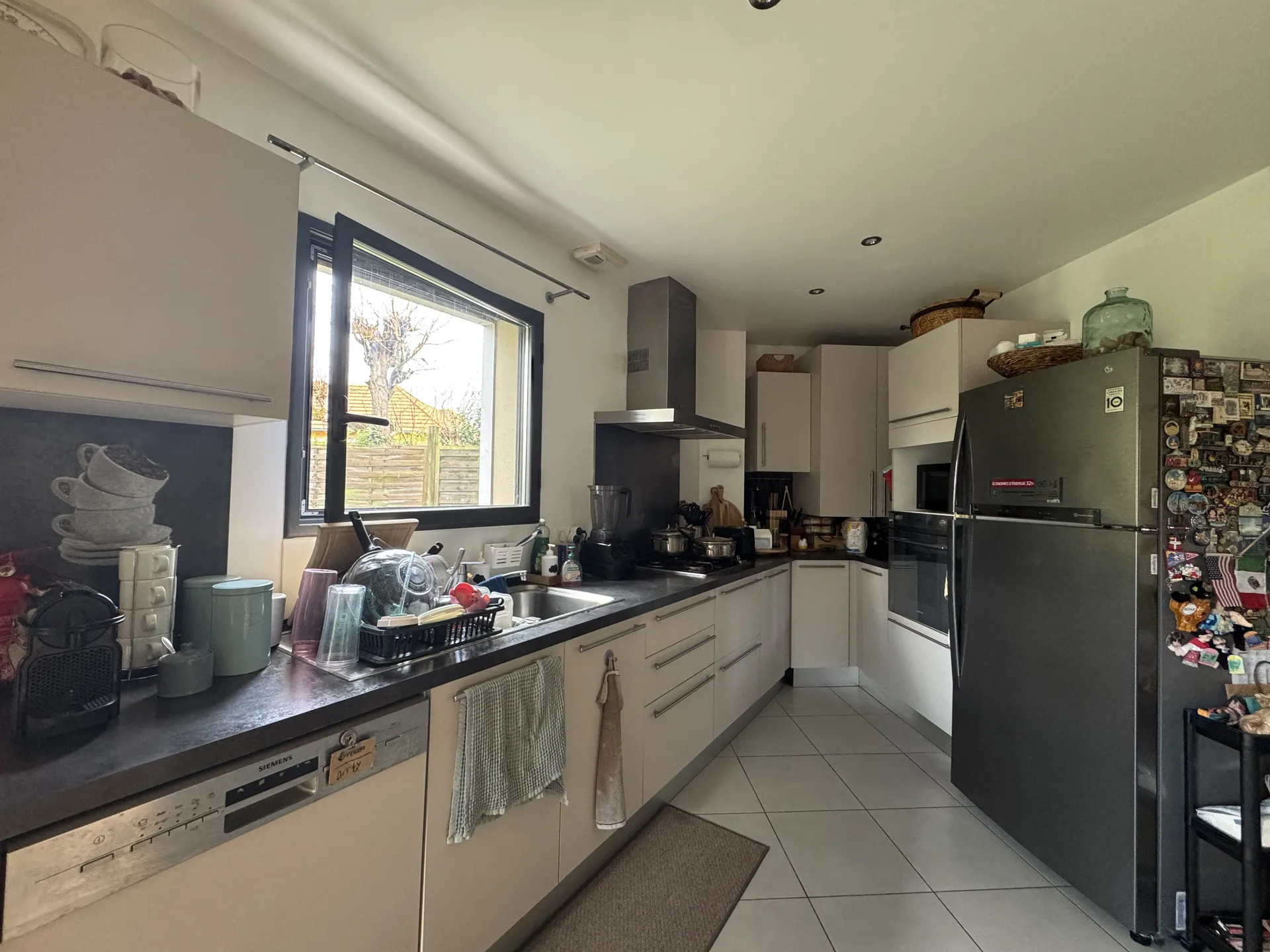 cuisine aménagée et équipée fonctionnelle Helix immobilier 