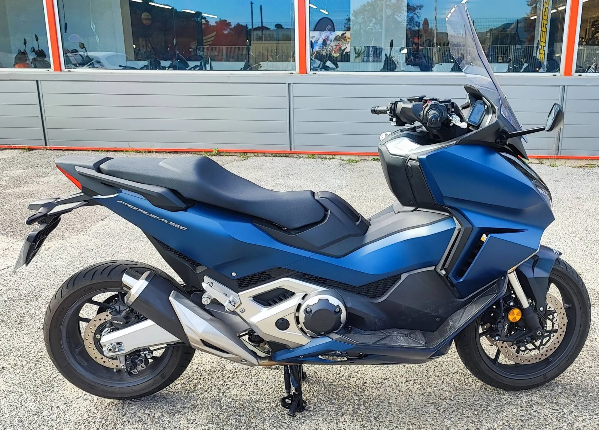 HONDA FORZA 750 DU 05/2024 AVEC 510 KM.