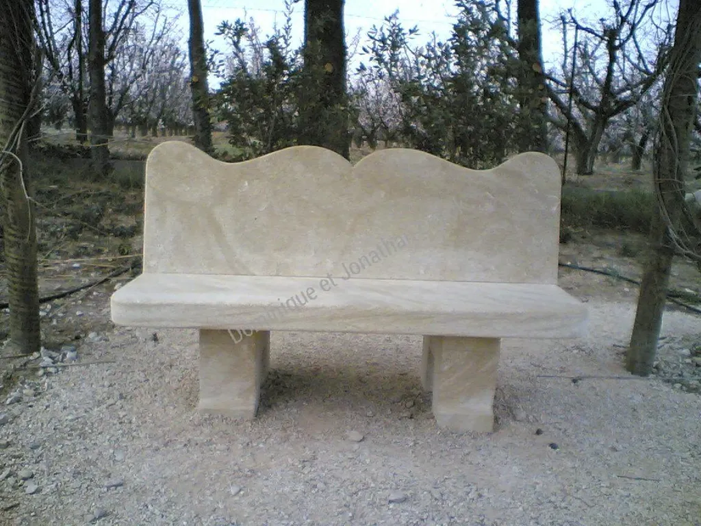 Banc en pierre d'Estaillades