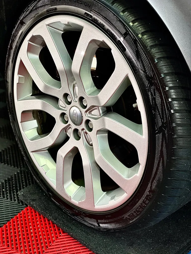 Protection rénovation carrosserie traitement céramique Range Rover autobiography