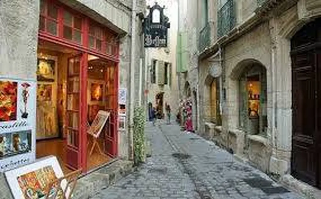 RUELLES  de Pezenas proche du camping à Vias 