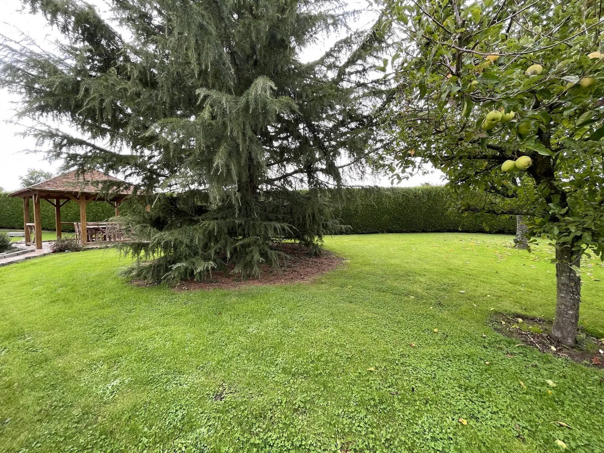 Vends longère sur 1800m² de jardin à la campagne, Normandie, 76