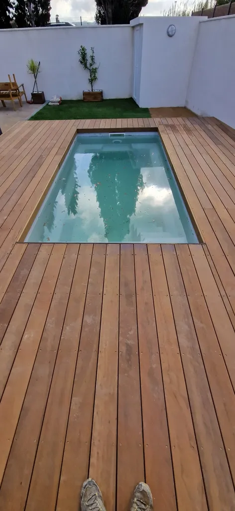 Tour de piscine à Marignane 13 Bouche du Rhone 