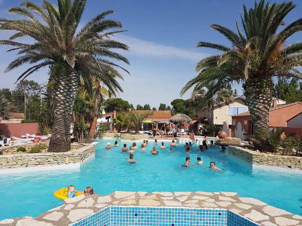 piscine chauffée non couverte proche de Portiragnes
