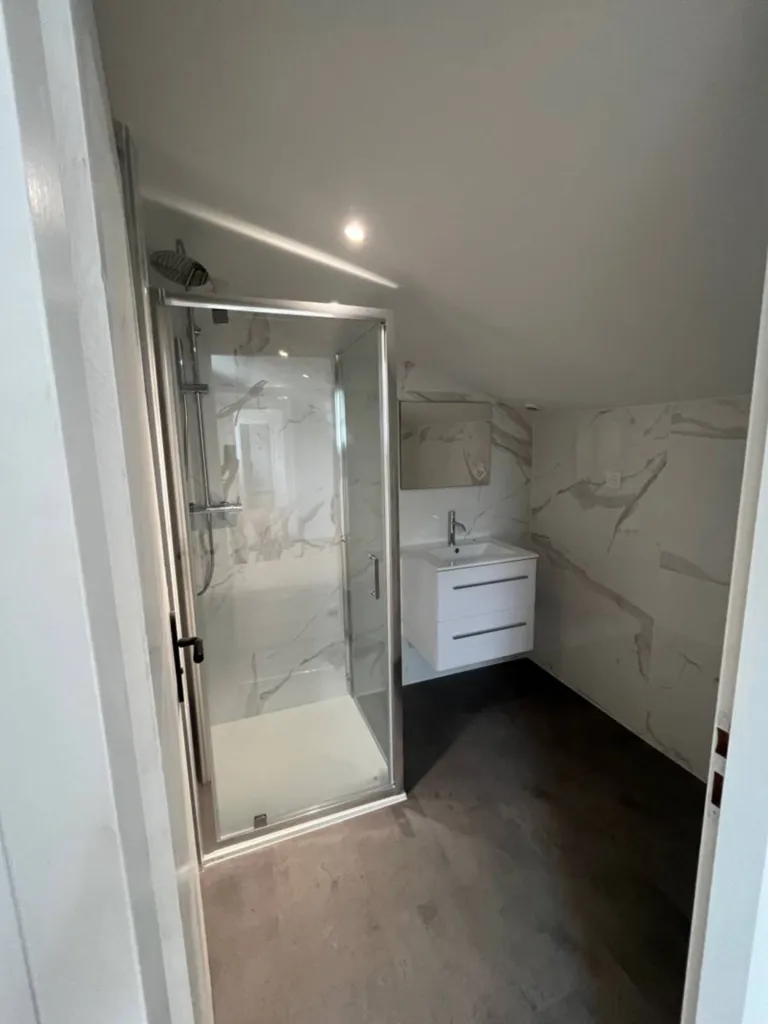 Loft T5 duplex au calme à Vénissieux limite Lyon 8ème avec jardin privatif proche Tramway