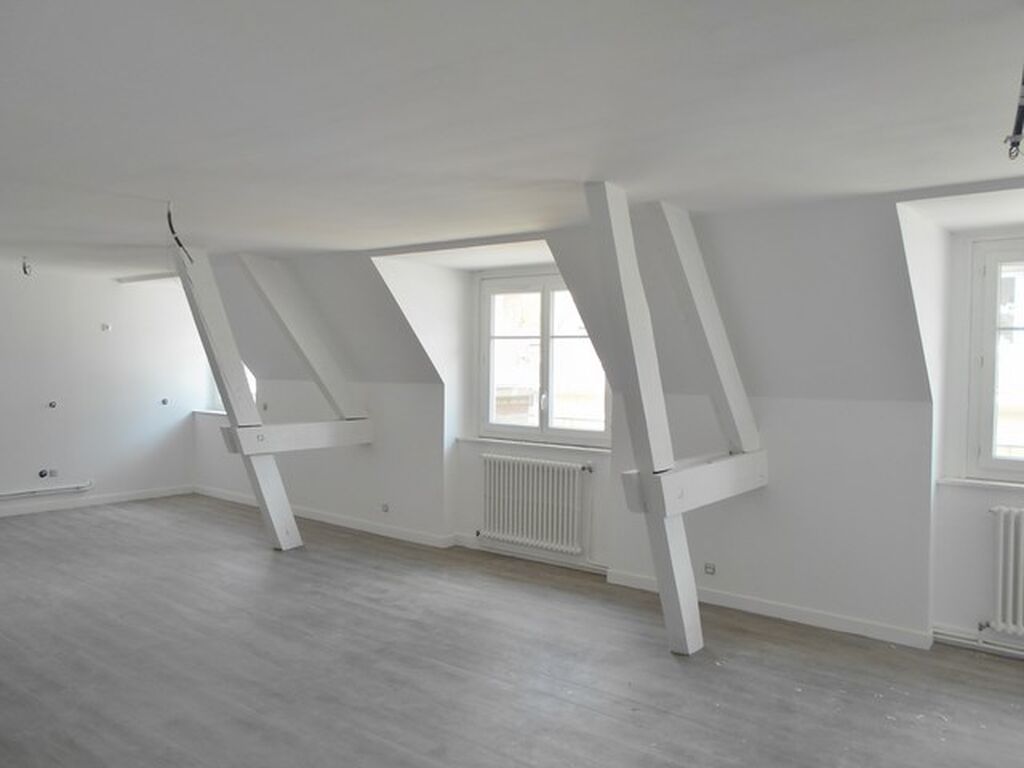 APPARTEMENT 3 PIECES A VENDRE IMMEUBLE ASCENSEUR LISIEUX CENTRE