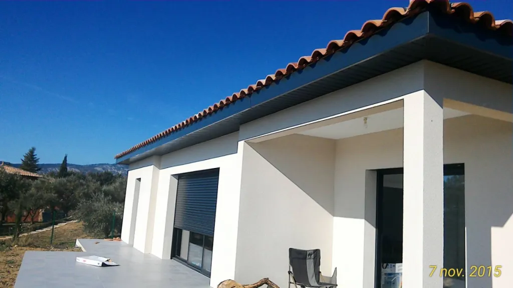 Prix débord de toit avec sous face aluminium ardoise à Bollène dans le Vaucluse