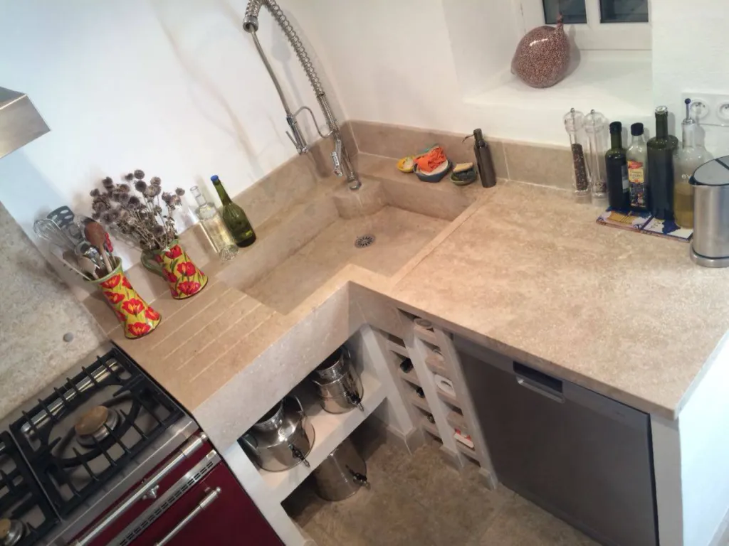 Taille de pierre naturelle atelier proche Uzès, Bagnols-sur-Cèze, Orange et Avignon