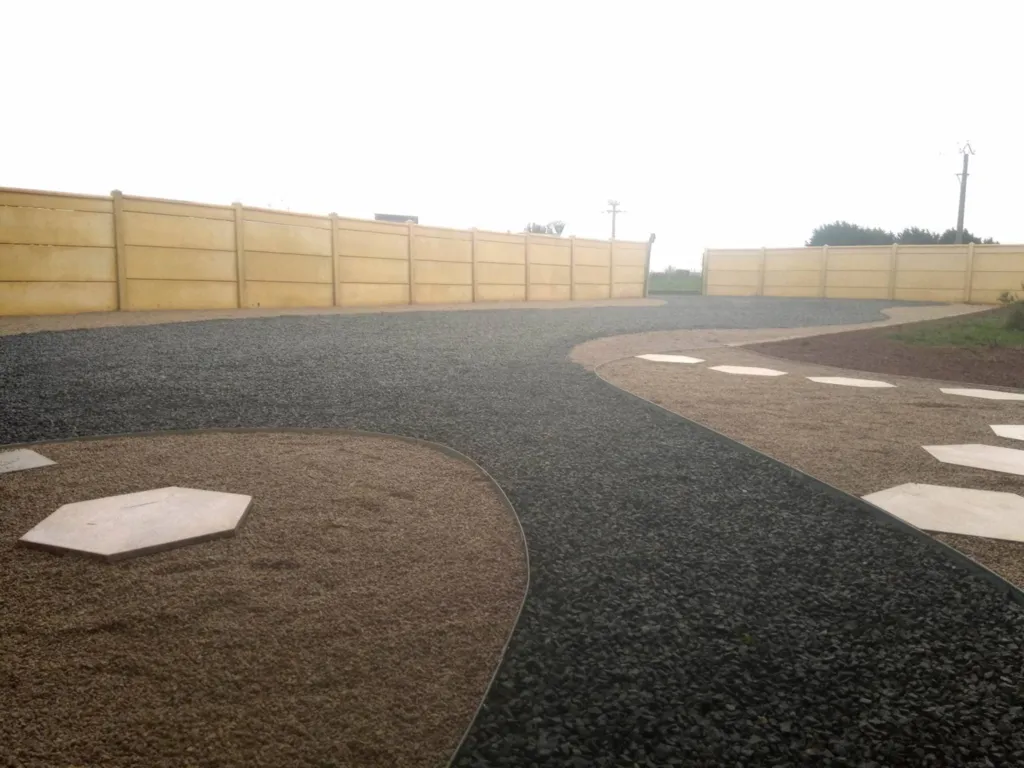 Amenagement d'une entrée en dalles stabilisatrices Nidagravel