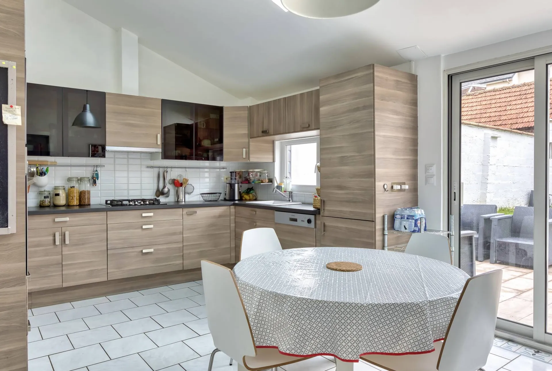 Maison de ville de 125m² rénovée avec goût et son jardin - Hauteurs de Dieppe, Normandie.